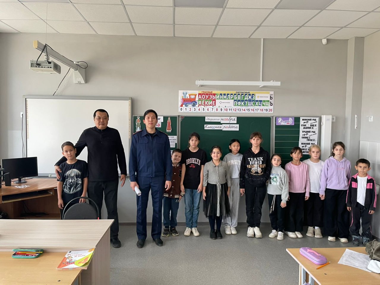 Офицеры Яшкульского межрайонного следственного отдела почтили память Героя Российской Федерации, участника Великой Отечественной войны Натальи Качуевской Офицеры Яшкульского межрайонного следственного отдела почтили память Героя Российской Федерации, участника Великой Отечественной войны Натальи Качуевской