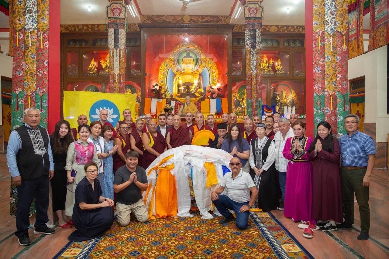 Поздравляем уважаемого геше-лхарамба Тензин Норзанга (Санала Мукубенова) с получением высшей академической степени в буддийской философии! Поздравляем уважаемого геше-лхарамба Тензин Норзанга (Санала Мукубенова) с получением высшей академической степени в буддийской философии!