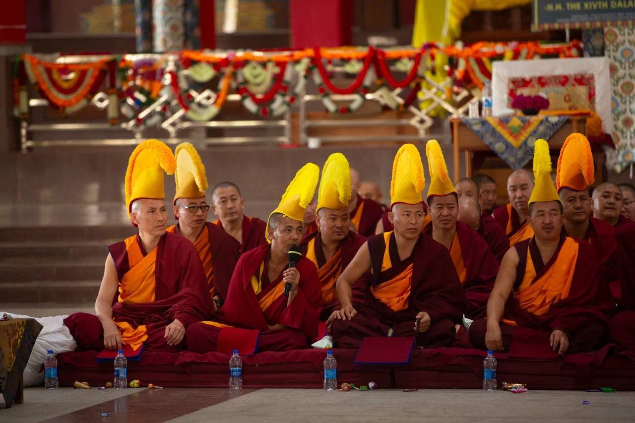 Поздравляем уважаемого геше-лхарамба Тензин Норзанга (Санала Мукубенова) с получением высшей академической степени в буддийской философии! Поздравляем уважаемого геше-лхарамба Тензин Норзанга (Санала Мукубенова) с получением высшей академической степени в буддийской философии!
