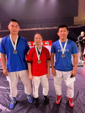 19-22  2025              ()    