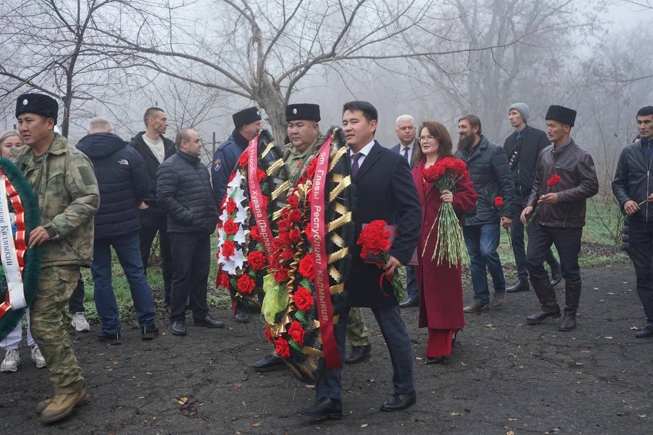 В станице Раздорской отметили 103-ю годовщину со дня рождения Эрдни Деликова В станице Раздорской отметили 103-ю годовщину со дня рождения Эрдни Деликова