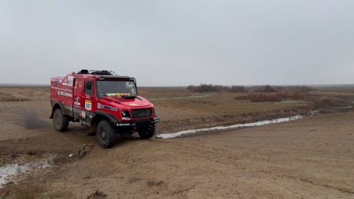 Первые экипажи уже прибывают на финиш спецучастка