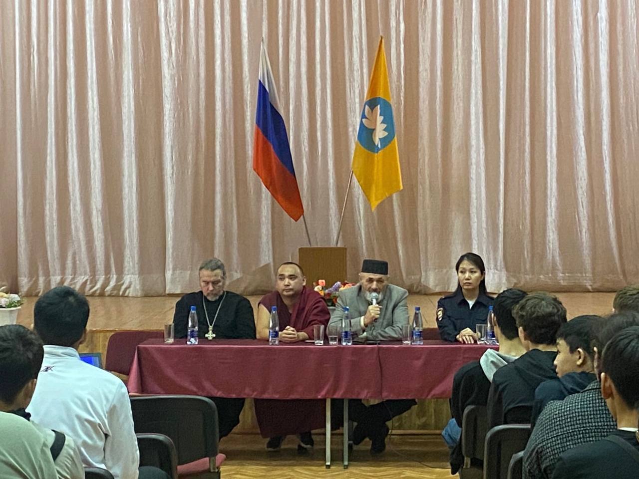 В Калмыкии продолжаются информационно-профилактические мероприятия для молодежи В Калмыкии продолжаются информационно-профилактические мероприятия для молодежи