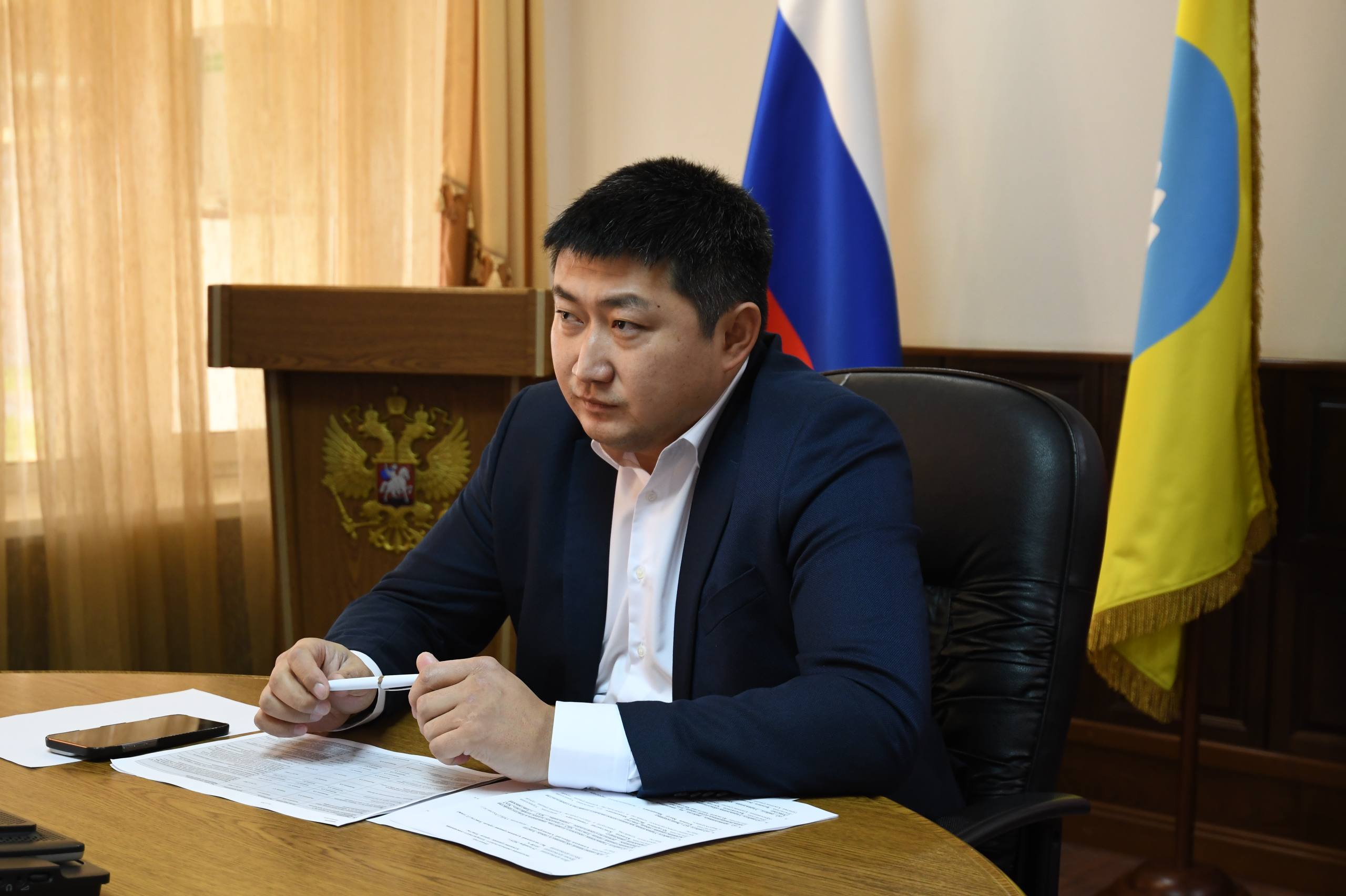 Алдар Лиджиков: Последнюю неделю осени уходящего года начинаем с еженедельного аппаратного совещание в Администрации города Элисты Алдар Лиджиков: Последнюю неделю осени уходящего года начинаем с еженедельного аппаратного совещание в Администрации города Элисты