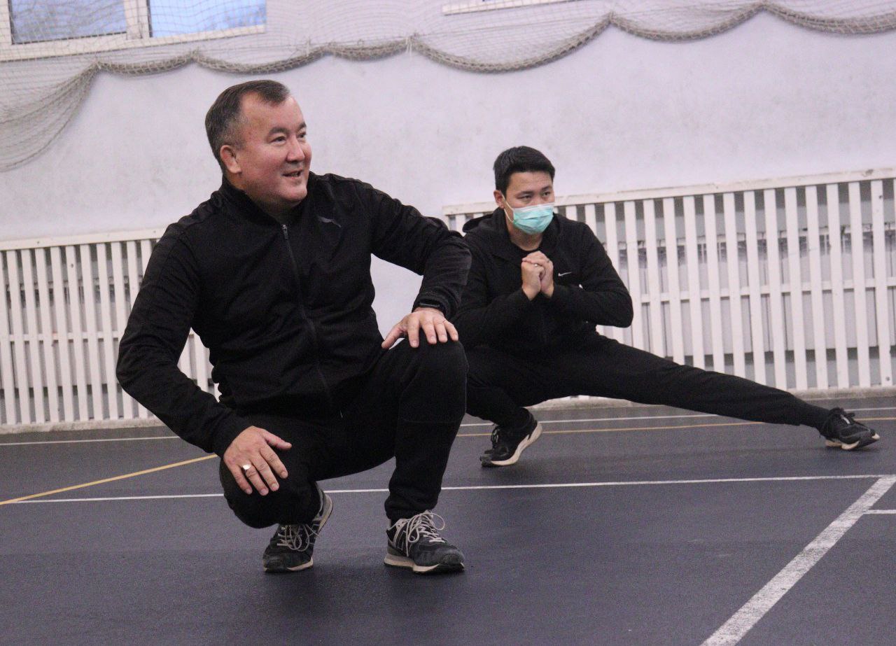 В Элисте продолжается энергичный марафон утренних зарядок в рамках программы «Герои 08»!