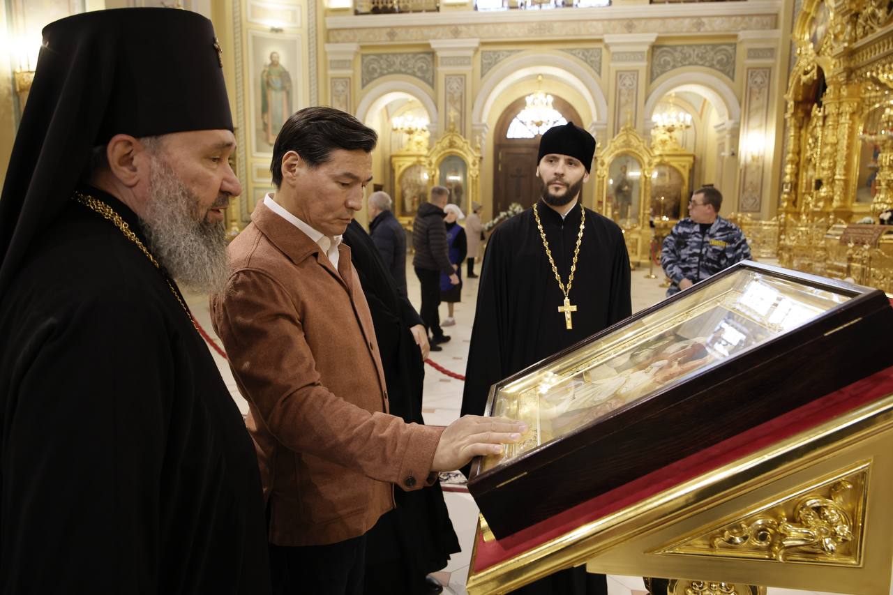 Бату Хасиков: Работаю в Ростове-на-Дону. Состоялась встреча с Главой Донской митрополии митрополитом Ростовским и Новочеркасским Меркурием Бату Хасиков: Работаю в Ростове-на-Дону. Состоялась встреча с Главой Донской митрополии митрополитом Ростовским и Новочеркасским Меркурием