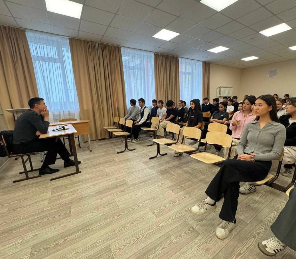 Прокуратура Малодербетовского района провела лекцию для школьников на тему противодействия экстремизму и терроризму