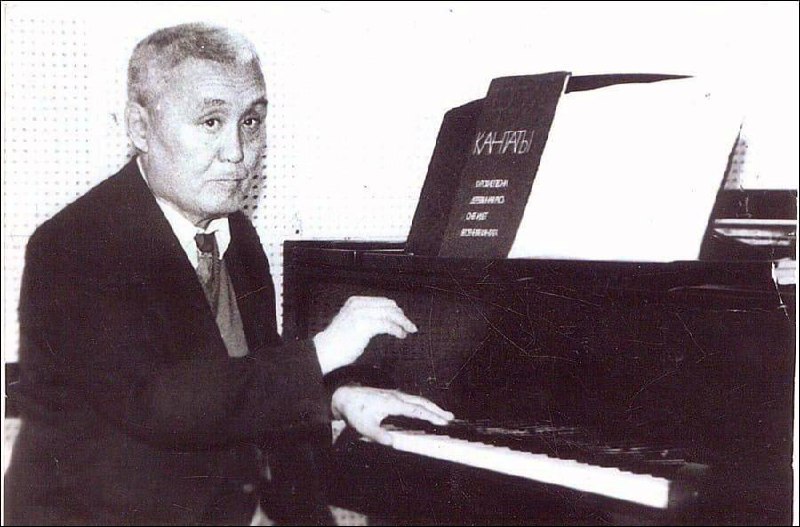 Сегодня первому композитору республики, Заслуженному деятелю искусств Петру Очировичу Чонкушову исполнилось бы 95 лет!