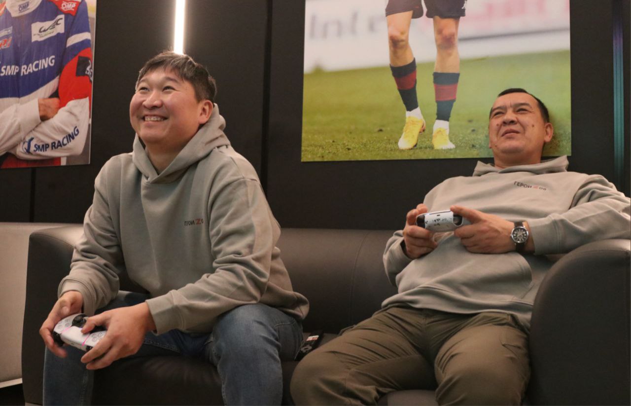 Участники проекта «Герои 08» посетили спортивные объекты Элисты Участники проекта «Герои 08» посетили спортивные объекты Элисты