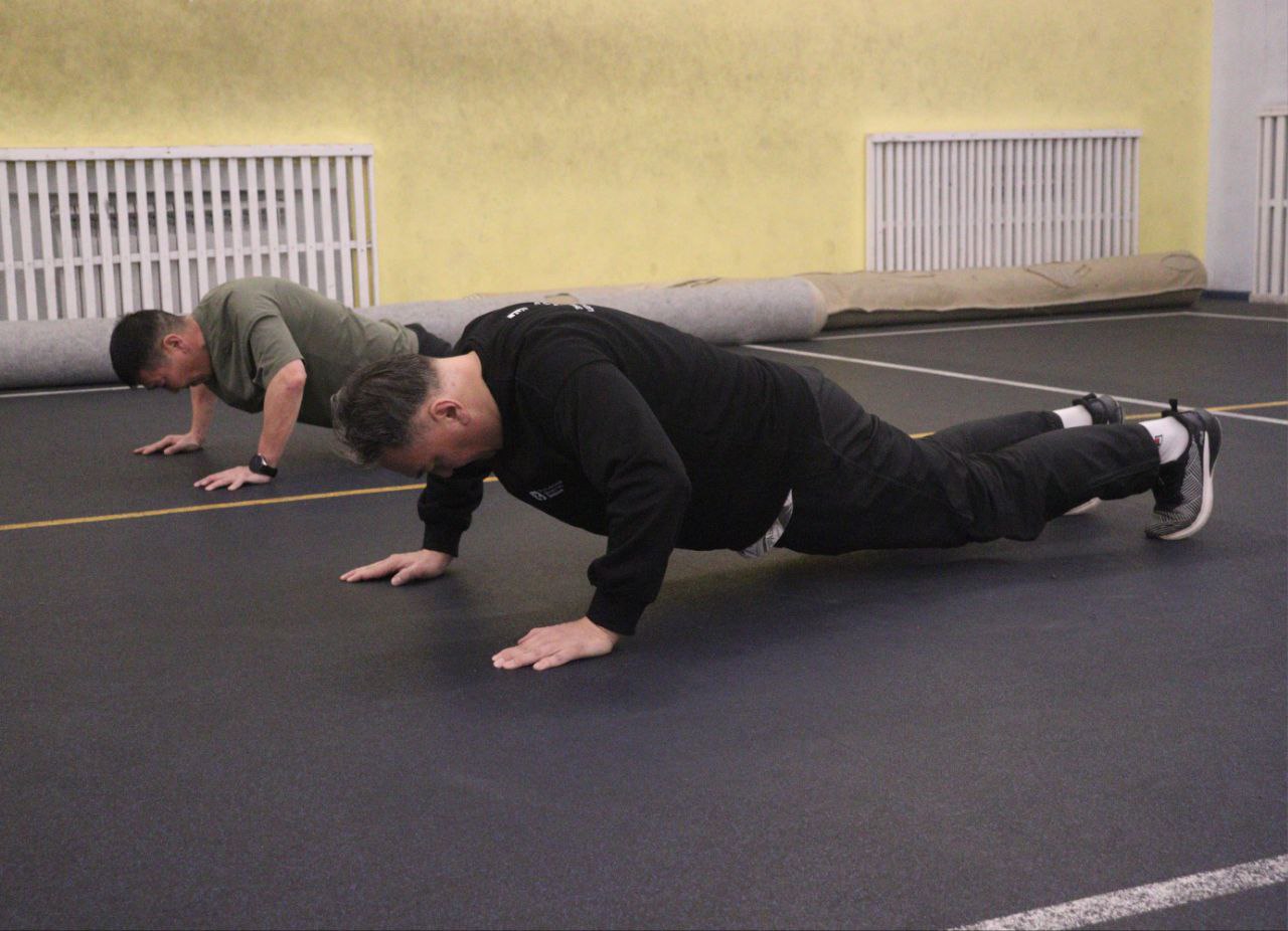 В Элисте продолжается энергичный марафон утренних зарядок в рамках программы «Герои 08»! В Элисте продолжается энергичный марафон утренних зарядок в рамках программы «Герои 08»!