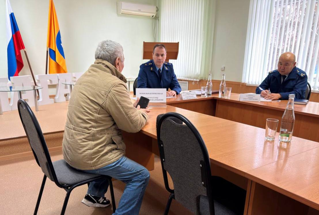 Прокурор республики провел прием жителей Лаганского района
