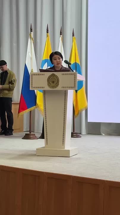 Приветственный адрес Главы Калмыкии Бату Хасикова зачитала Председатель Правительства РК Гиляна Босхомджиева