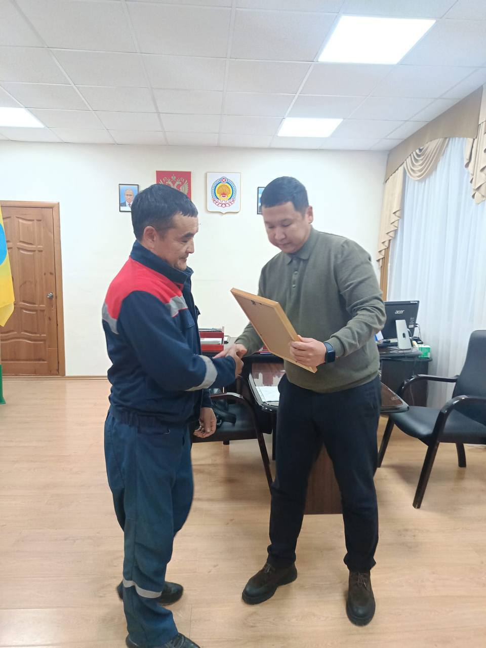 В Малых Дербетах отметили лучших работников ЖКХ В Малых Дербетах отметили лучших работников ЖКХ