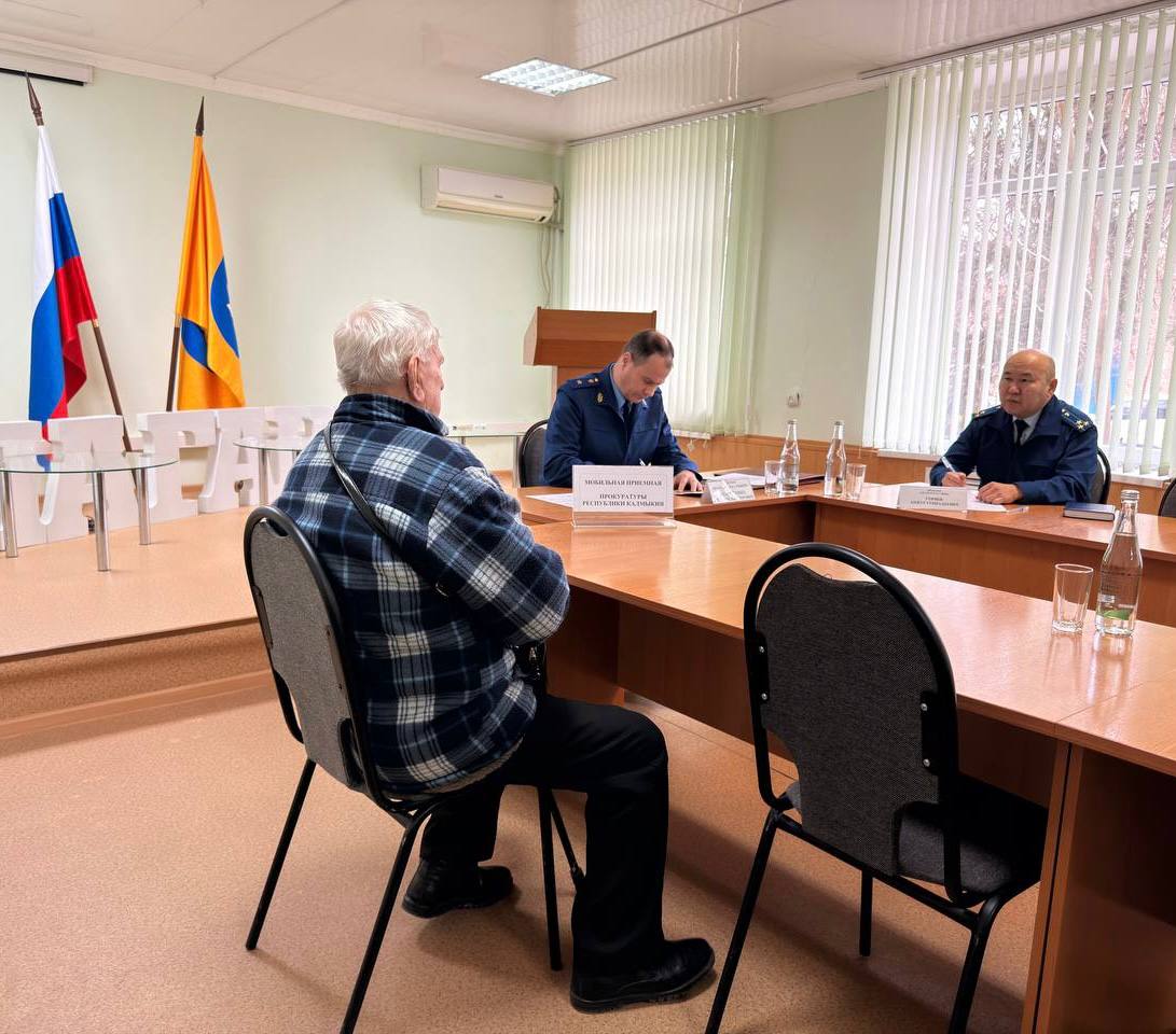 Прокурор республики провел прием жителей Лаганского района Прокурор республики провел прием жителей Лаганского района