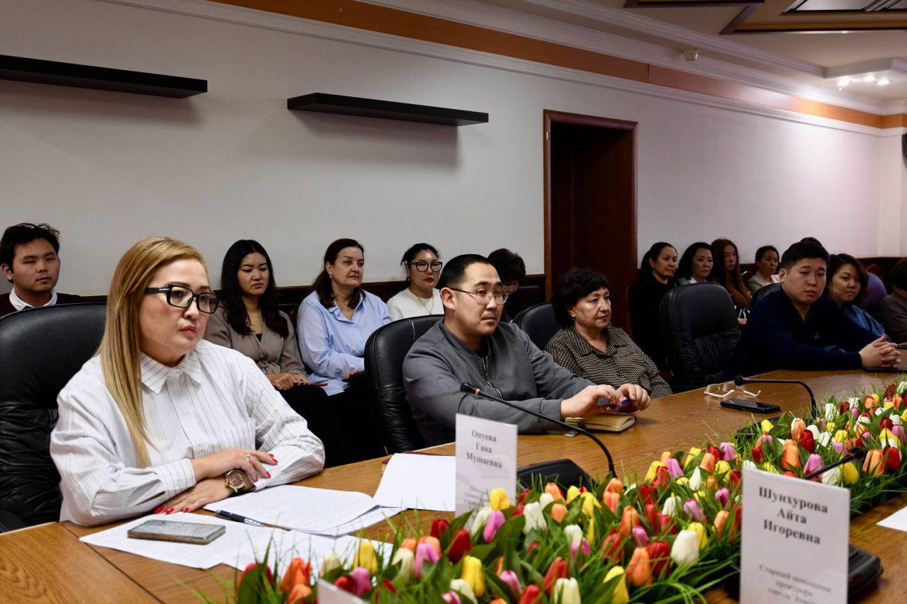 В Международный день борьбы с коррупцией в столичной Администрации состоялся круглый стол на тему: «Антикоррупционное просвещение» В Международный день борьбы с коррупцией в столичной Администрации состоялся круглый стол на тему: «Антикоррупционное просвещение»