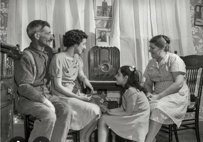 НАМ 35!!!. У Радио России сегодня День рождения! Наша радиостанция была создана 10 декабря 1990 года