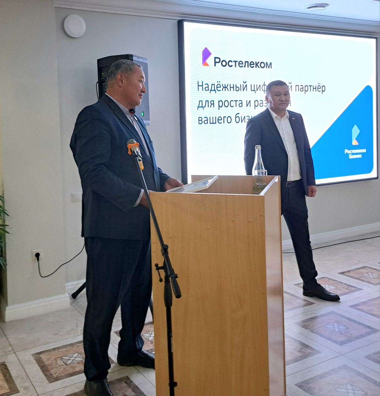 Олег Пюрбеев посетил мероприятие филиала Ростелекома Олег Пюрбеев посетил мероприятие филиала Ростелекома