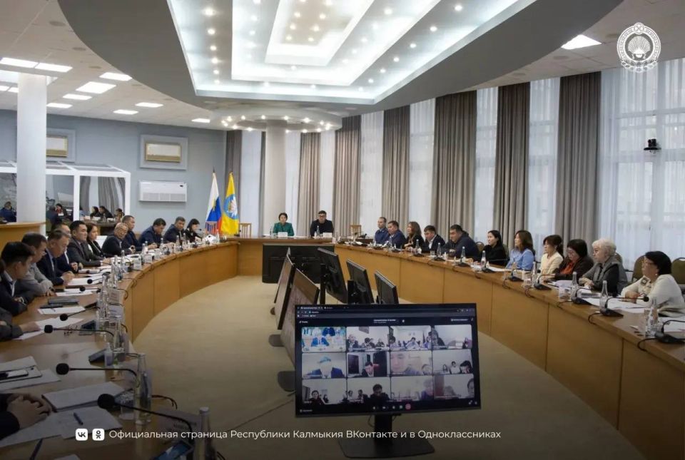 Совещание по вопросам профилактики подростковой преступности и девиантного поведения несовершеннолетних провела Председатель Правительства Калмыкии Гиляна Босхомджиева