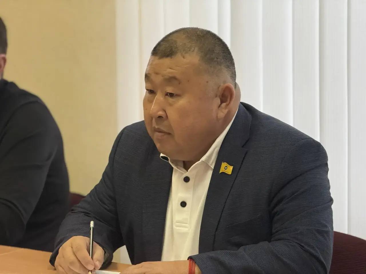 Комитет Народного Хурала (Парламента) Республики Калмыкия по законодательству, государственному строительству, местному самоуправлению и противодействию коррупции Комитет Народного Хурала (Парламента) Республики Калмыкия по законодательству, государственному строительству, местному самоуправлению и противодействию коррупции