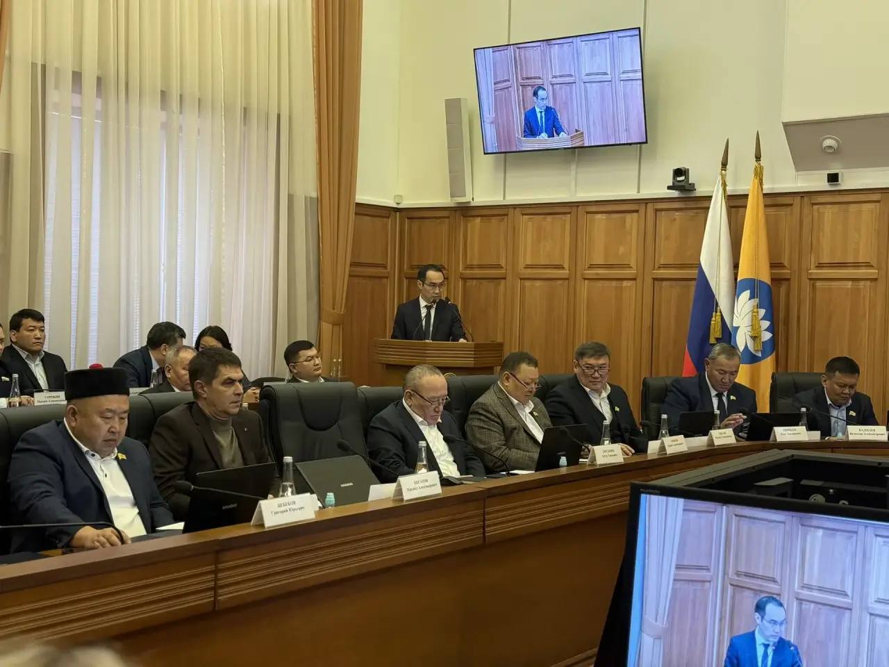 Депутаты Народного Хурала Калмыкии приняли во втором чтении закон о республиканском бюджете Депутаты Народного Хурала Калмыкии приняли во втором чтении закон о республиканском бюджете