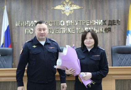 Врио министра внутренних дел по Республике Калмыкия полковник полиции Лиджи-Горяев Дмитрий Николаевич провел рабочее совещание с руководителями и личным составом аппарата МВД и территориальных отделов на районном уровне