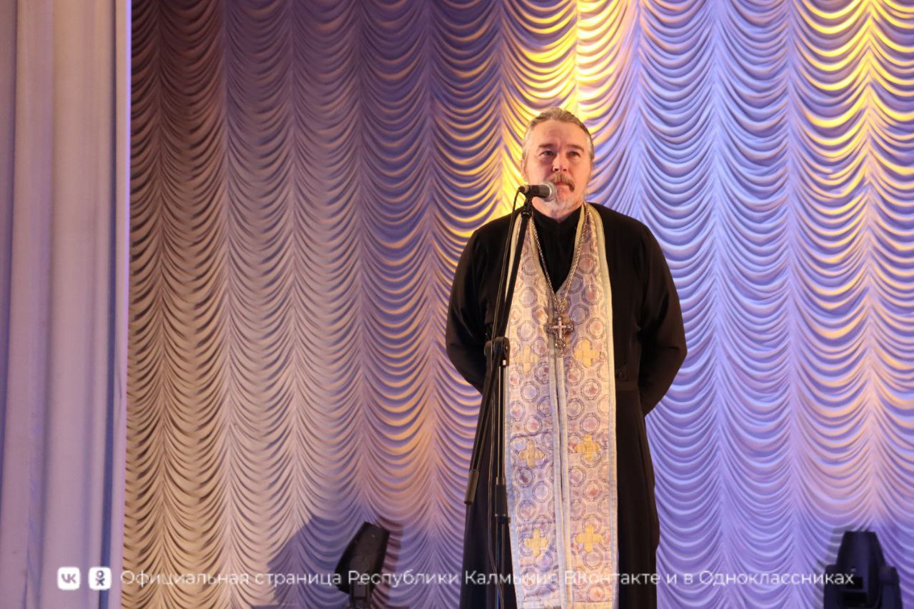 В городе Антрацит Луганской Народной Республики прошло торжественное награждение шестерых участников специальной военной операции государственной наградой Республики Калмыкия — медалями имени Э.Т. Деликова В городе Антрацит Луганской Народной Республики прошло торжественное награждение шестерых участников специальной военной операции государственной наградой Республики Калмыкия — медалями имени Э.Т. Деликова