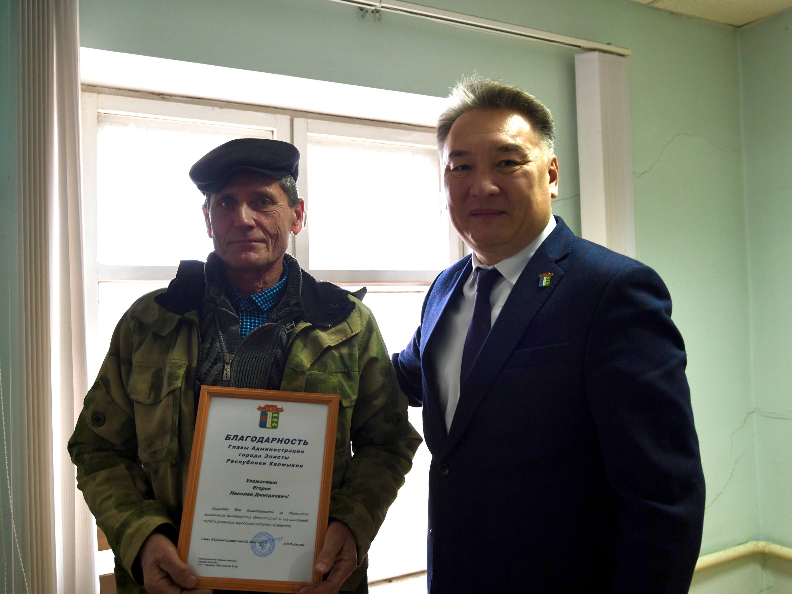 Городское зеленое хозяйство закончило посадку всех тюльпанов Городское зеленое хозяйство закончило посадку всех тюльпанов