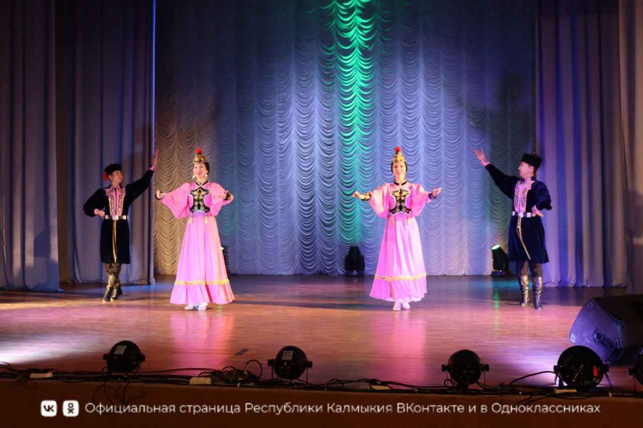 В городе Антрацит Луганской Народной Республики прошло торжественное награждение шестерых участников специальной военной операции государственной наградой Республики Калмыкия — медалями имени Э.Т. Деликова В городе Антрацит Луганской Народной Республики прошло торжественное награждение шестерых участников специальной военной операции государственной наградой Республики Калмыкия — медалями имени Э.Т. Деликова