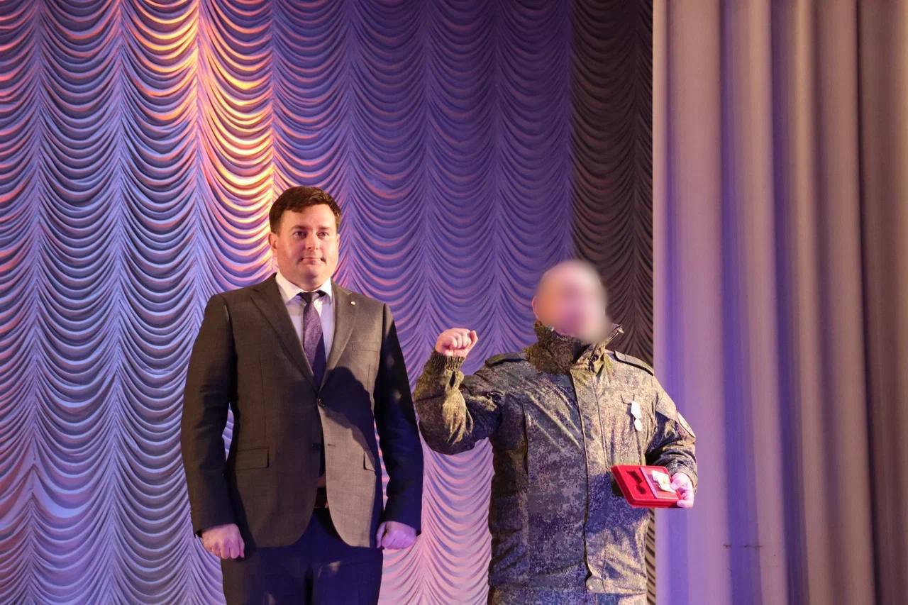 Героям нашего времени вручили медали имени Эрдни Деликова Героям нашего времени вручили медали имени Эрдни Деликова