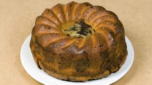 Пышный бисквит получите за пять минут: даже духовку включать не надо