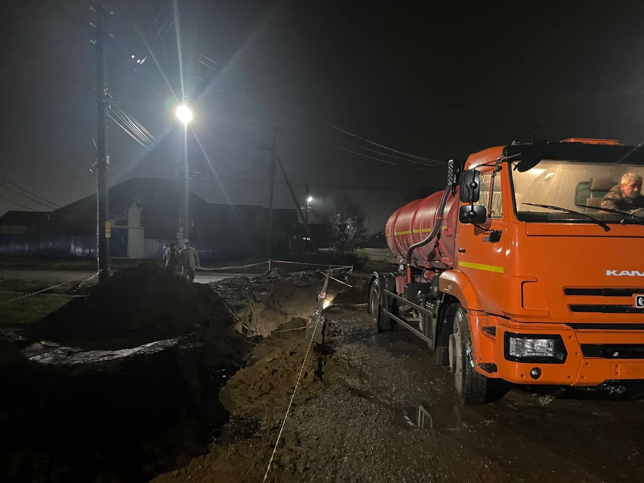 Прокуратурой г. Элисты проводится проверка по факту длительного отсутствия водоснабжении в Южном районе и пригородных посёлках Аршан и Солнечный Прокуратурой г. Элисты проводится проверка по факту длительного отсутствия водоснабжении в Южном районе и пригородных посёлках Аршан и Солнечный