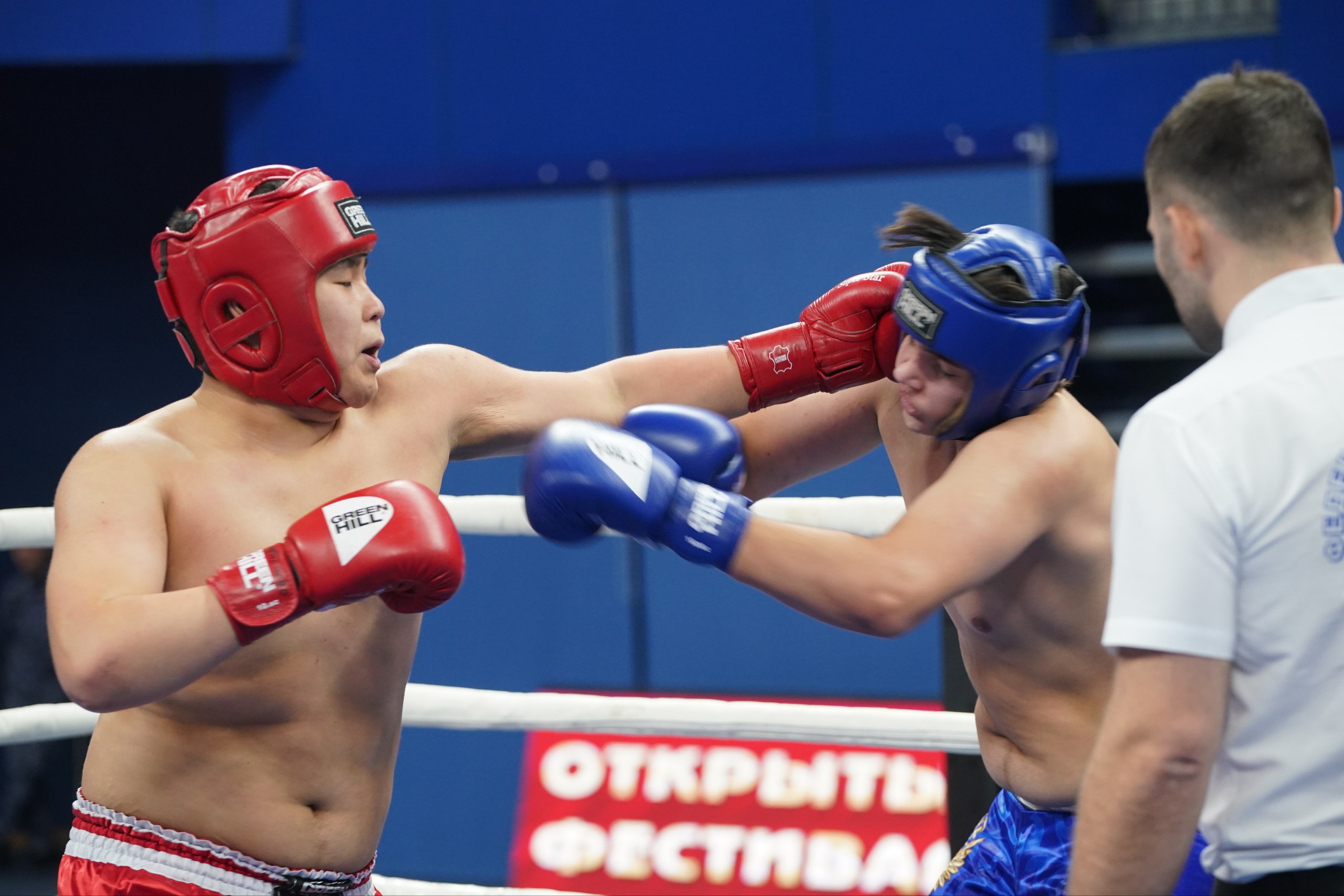 Яркой и символичной кульминацией юбилейного, 10-го Всекузбасского фестиваля боевых искусств «КУZБАСС ZА ПОБЕДУ» стала матчевая встреча между командами Калмыкии и Кузбасса Яркой и символичной кульминацией юбилейного, 10-го Всекузбасского фестиваля боевых искусств «КУZБАСС ZА ПОБЕДУ» стала матчевая встреча между командами Калмыкии и Кузбасса