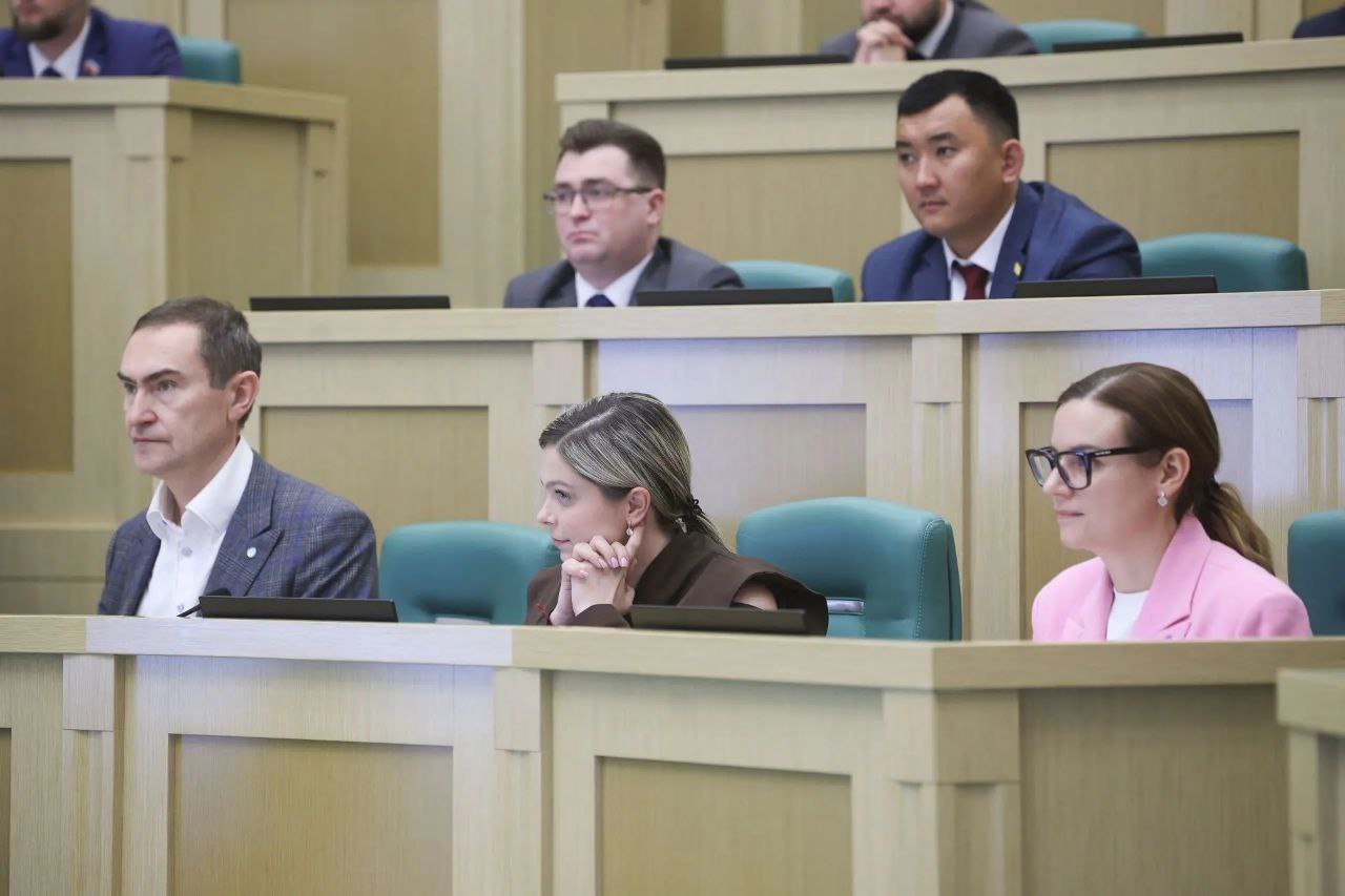 Дмитрий Алдакимов – на заседании Палаты молодых законодателей Дмитрий Алдакимов – на заседании Палаты молодых законодателей