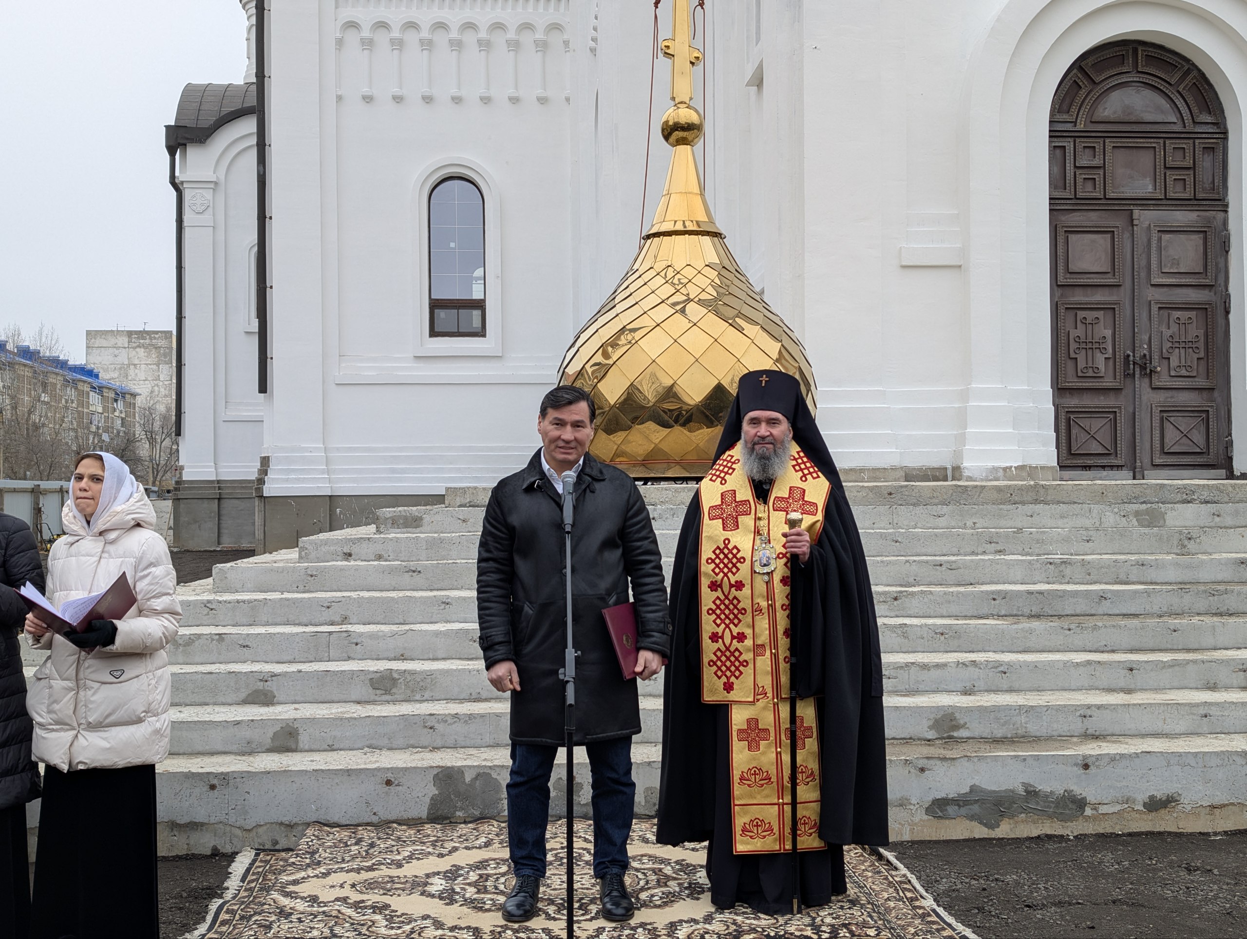 Максим Сорокин: На Соборе св. Кирилла и Мефодия в 7 микр установлен завершающий купол над главным входом Максим Сорокин: На Соборе св. Кирилла и Мефодия в 7 микр установлен завершающий купол над главным входом