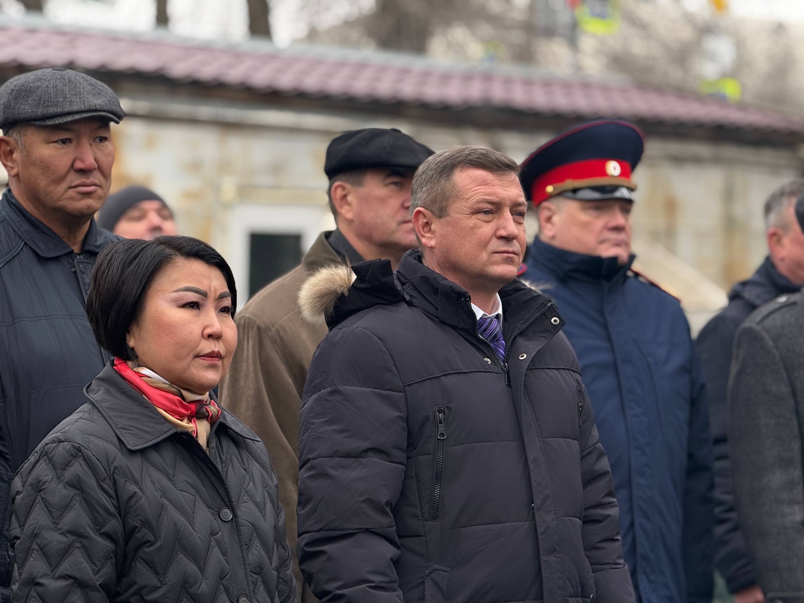 В юбилейный год, насыщенный знаковыми духовными событиями, в столице Калмыкии состоялась торжественная церемония: на строящийся Кафедральный собор равноапостольных Кирилла и Мефодия был установлен и освящен купол и крест В юбилейный год, насыщенный знаковыми духовными событиями, в столице Калмыкии состоялась торжественная церемония: на строящийся Кафедральный собор равноапостольных Кирилла и Мефодия был установлен и освящен купол и крест
