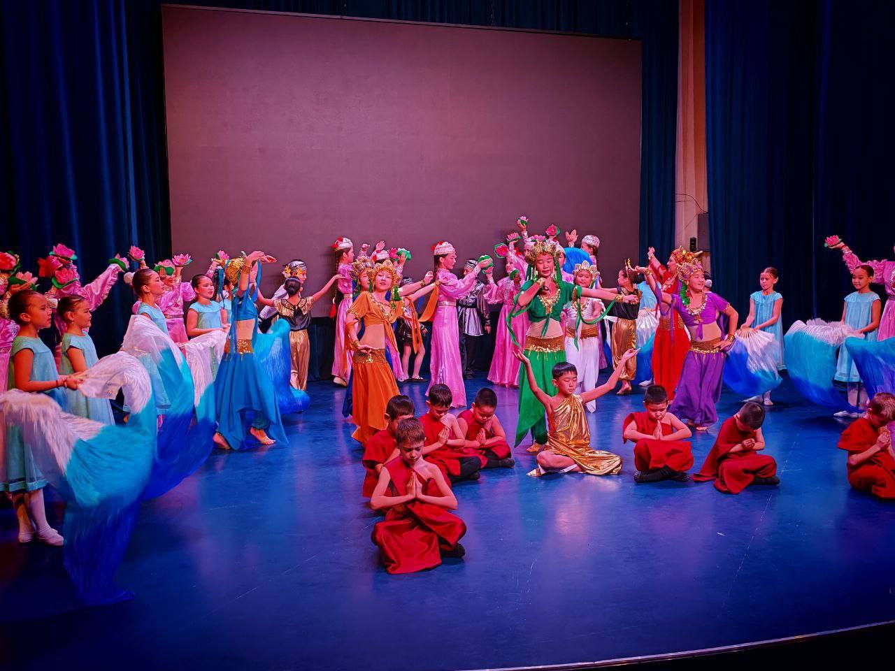 Во Дворце детского творчества прошел благотворительный концерт в честь памяти академика Пюрви Мучкаевича Эрдниева Во Дворце детского творчества прошел благотворительный концерт в честь памяти академика Пюрви Мучкаевича Эрдниева