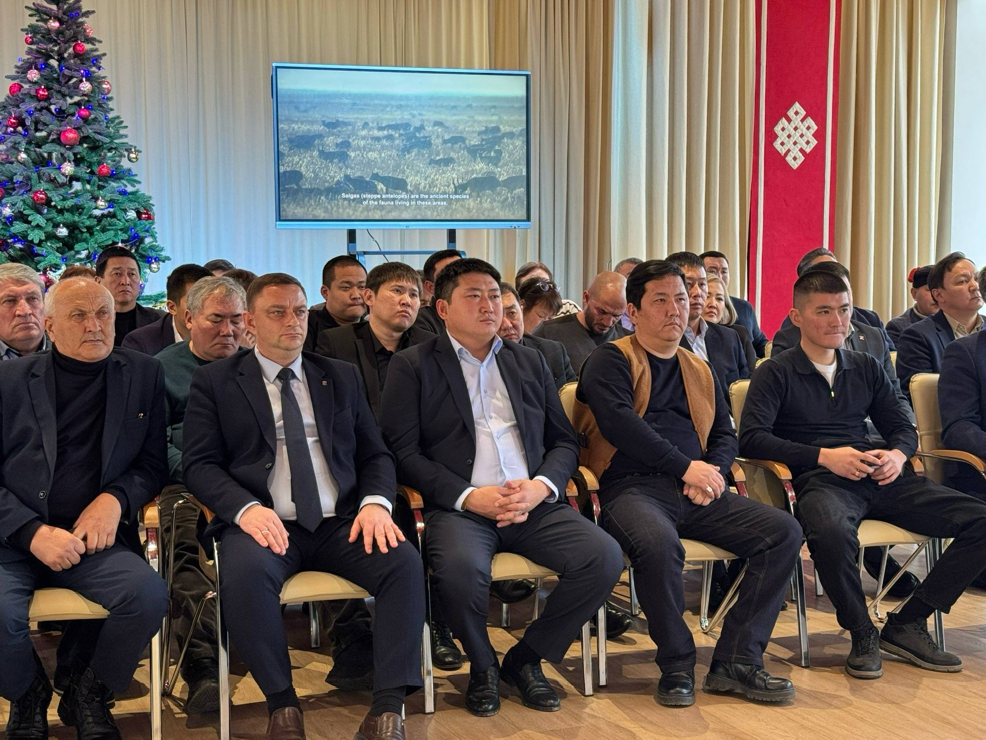 Алдар Лиджиков: Вчера прошла ежегодная прямая линия Главы Республики Калмыкия Бату Сергеевича Хасикова Алдар Лиджиков: Вчера прошла ежегодная прямая линия Главы Республики Калмыкия Бату Сергеевича Хасикова