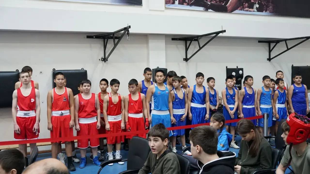 Сегодня, 18 декабря, на базе спортивного комплекса «Ойрат-Арена» состоялось торжественное открытие Личного Первенства и Чемпионата Республики Калмыкия по боксу памяти кандидата в мастера спорта СССР Долика Джендыковича... Сегодня, 18 декабря, на базе спортивного комплекса «Ойрат-Арена» состоялось торжественное открытие Личного Первенства и Чемпионата Республики Калмыкия по боксу памяти кандидата в мастера спорта СССР Долика Джендыковича...