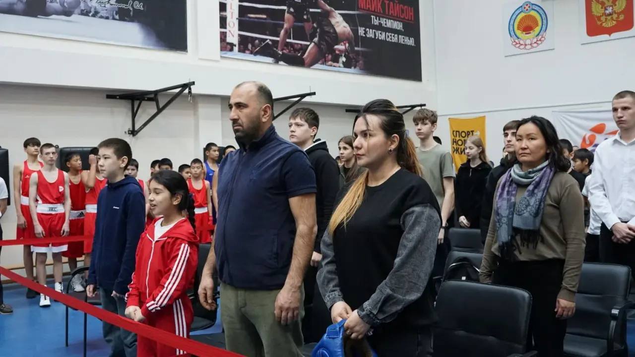 Сегодня, 18 декабря, на базе спортивного комплекса «Ойрат-Арена» состоялось торжественное открытие Личного Первенства и Чемпионата Республики Калмыкия по боксу памяти кандидата в мастера спорта СССР Долика Джендыковича... Сегодня, 18 декабря, на базе спортивного комплекса «Ойрат-Арена» состоялось торжественное открытие Личного Первенства и Чемпионата Республики Калмыкия по боксу памяти кандидата в мастера спорта СССР Долика Джендыковича...