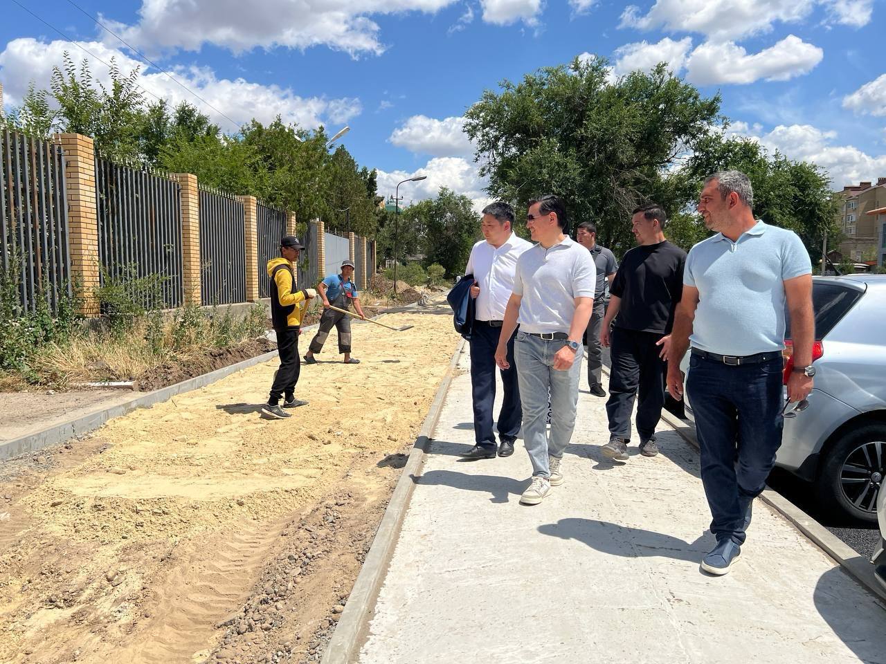 Алдар Лиджиков: Вчера прошла ежегодная прямая линия Главы Республики Калмыкия Бату Сергеевича Хасикова Алдар Лиджиков: Вчера прошла ежегодная прямая линия Главы Республики Калмыкия Бату Сергеевича Хасикова