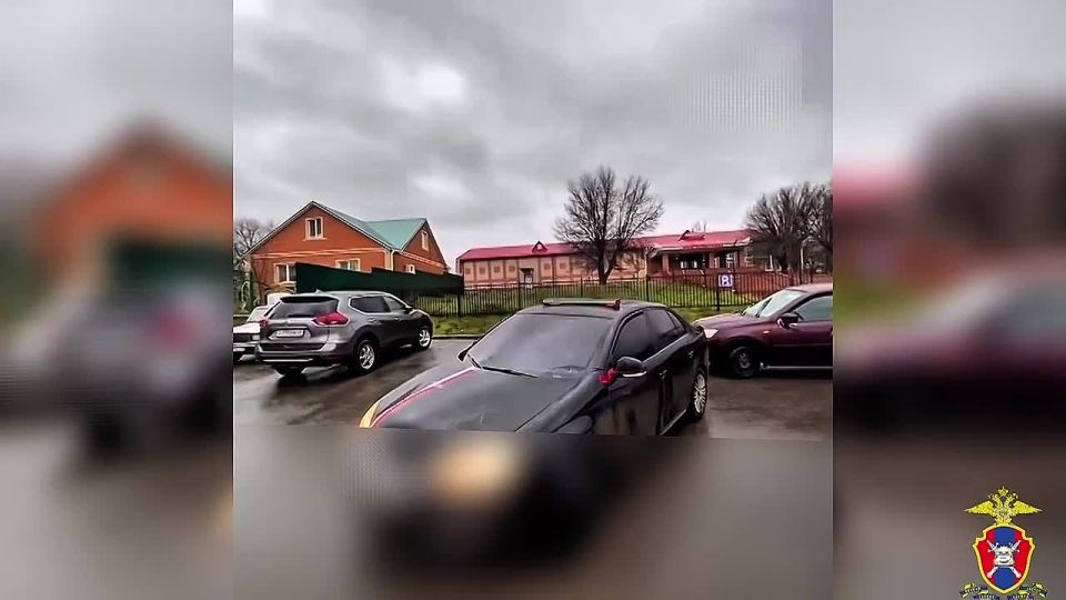 Незаконные спецсигналы и отказ от освидетельствования: В Элисте задержан водитель с «мигалками»