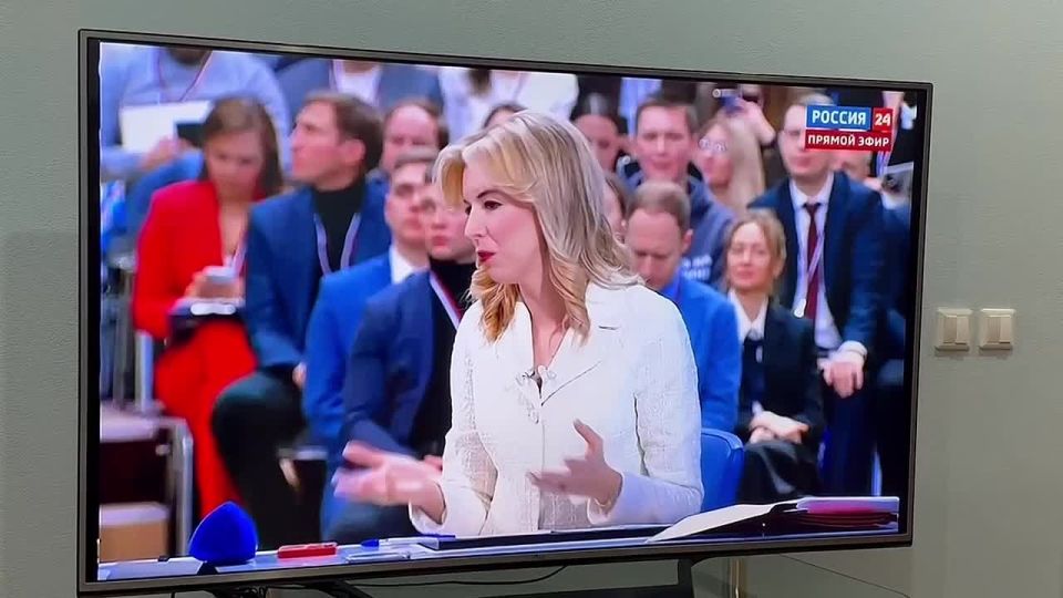 Бату Хасиков: Вместе со всей страной слежу за Прямой линией Президента страны Владимира Владимировича Путина