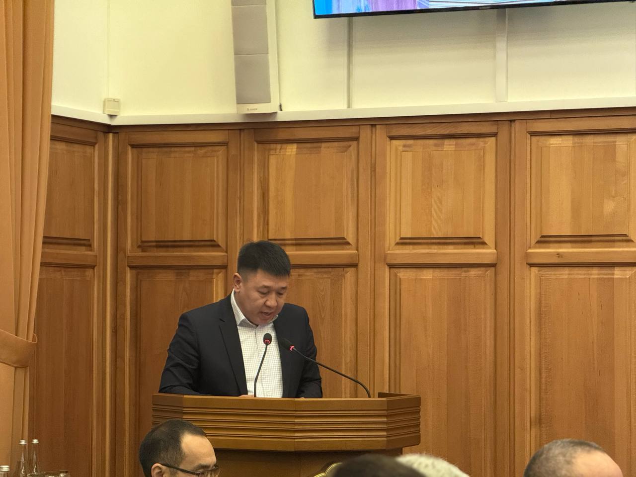 В ходе двадцать шестой сессии Народного Хурала состоялся «правительственный час», посвященный обсуждению реализации государственной программы Республики Калмыкия «Развитие транспортного комплекса и дорожного хозяйства...