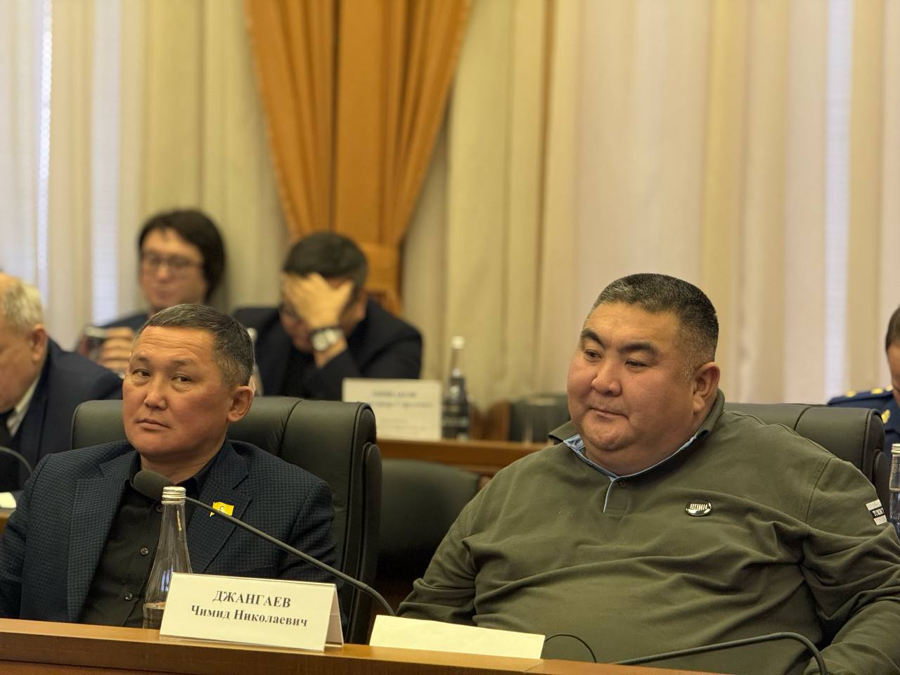 В ходе двадцать шестой сессии Народного Хурала состоялся «правительственный час», посвященный обсуждению реализации государственной программы Республики Калмыкия «Развитие транспортного комплекса и дорожного хозяйства... В ходе двадцать шестой сессии Народного Хурала состоялся «правительственный час», посвященный обсуждению реализации государственной программы Республики Калмыкия «Развитие транспортного комплекса и дорожного хозяйства...