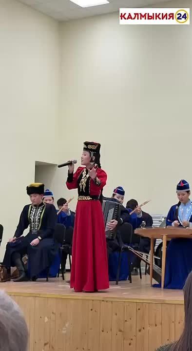 В КалмГУ проходит концерт студентов университета, посвященный празднику Зул