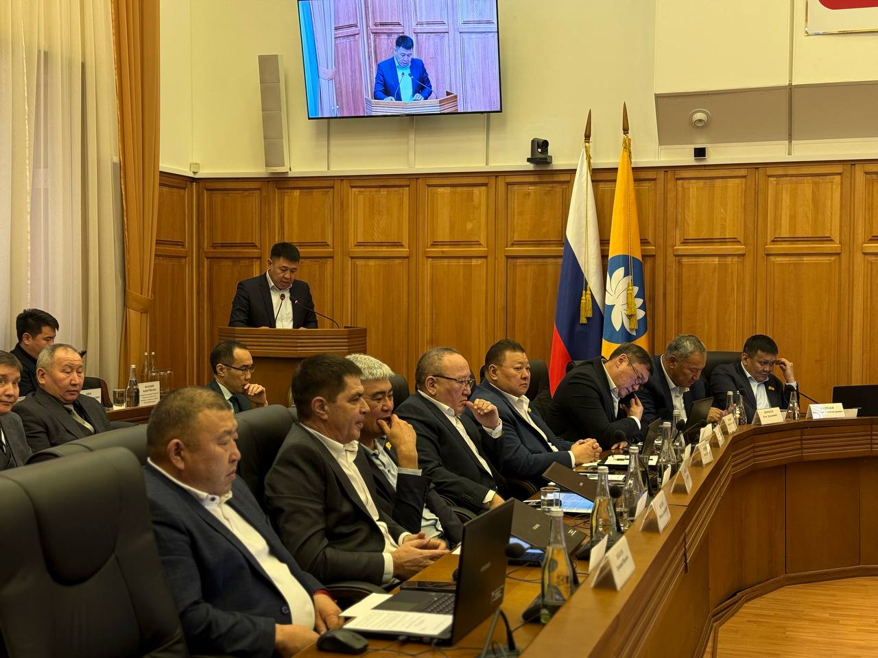 В ходе двадцать шестой сессии Народного Хурала состоялся «правительственный час», посвященный обсуждению реализации государственной программы Республики Калмыкия «Развитие транспортного комплекса и дорожного хозяйства... В ходе двадцать шестой сессии Народного Хурала состоялся «правительственный час», посвященный обсуждению реализации государственной программы Республики Калмыкия «Развитие транспортного комплекса и дорожного хозяйства...