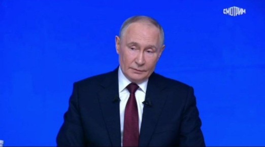 Путин призвал продлить время работы детских садов до 20:00