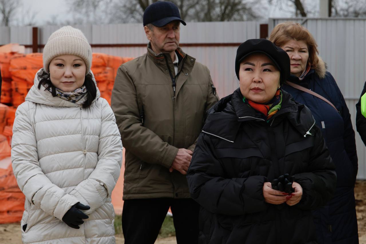 Руководство Калмыкии оценило ход строительных и ремонтных работ в республике Руководство Калмыкии оценило ход строительных и ремонтных работ в республике