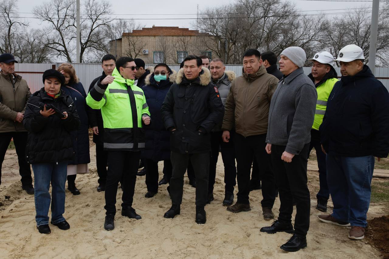 Руководство Калмыкии оценило ход строительных и ремонтных работ в республике Руководство Калмыкии оценило ход строительных и ремонтных работ в республике