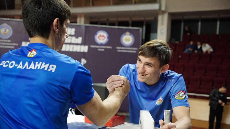 В «Ойрат-Арене» завершился XIX Всероссийский турнир по армрестлингу «Кубок Дружбы Калмыкии 2025»!